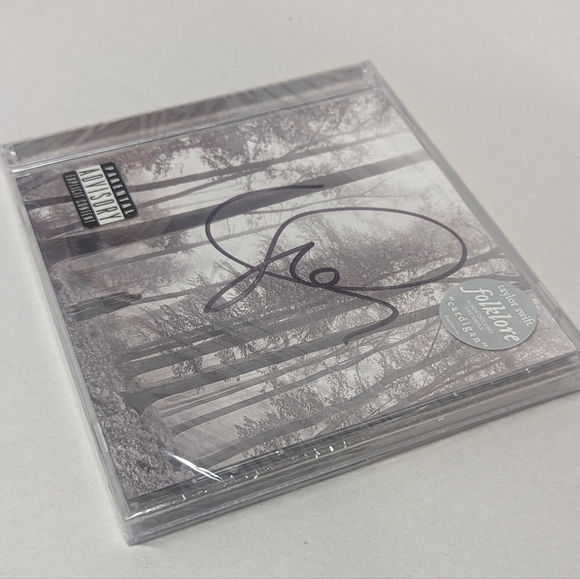 Taylor Swift Signed Autograph Folklore CD Booklet Still SEALED with HEART RARE - Picture 7 of 7